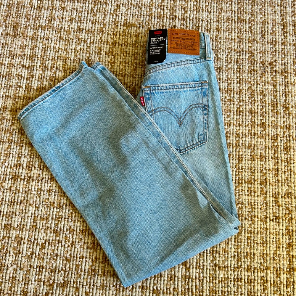 Levi's Women’s Ribcage Straight Ankle Jeans Brand New with Tags! Light Blue